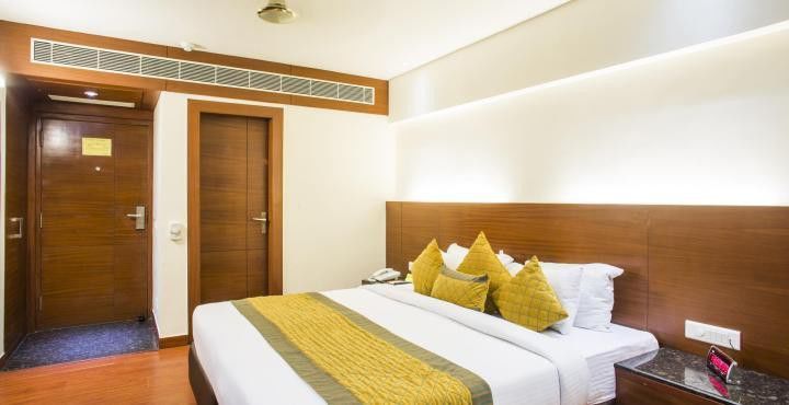 Hotel Royal Cliff Kanpur Extérieur photo