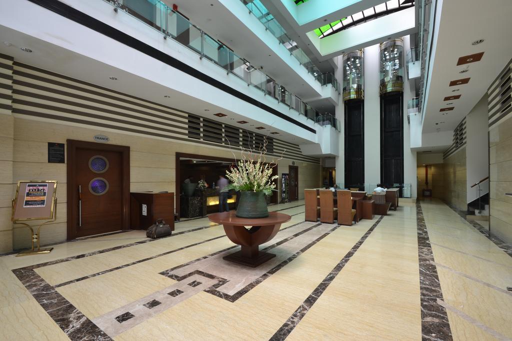 Hotel Royal Cliff Kanpur Extérieur photo