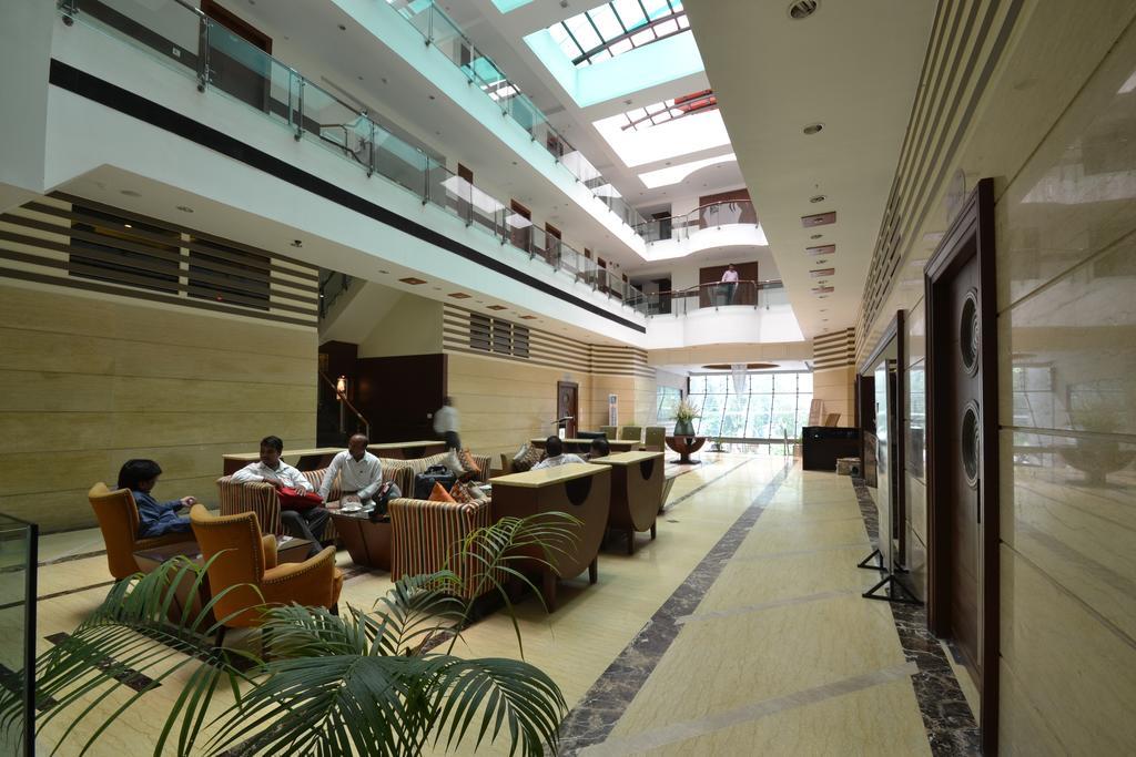 Hotel Royal Cliff Kanpur Extérieur photo