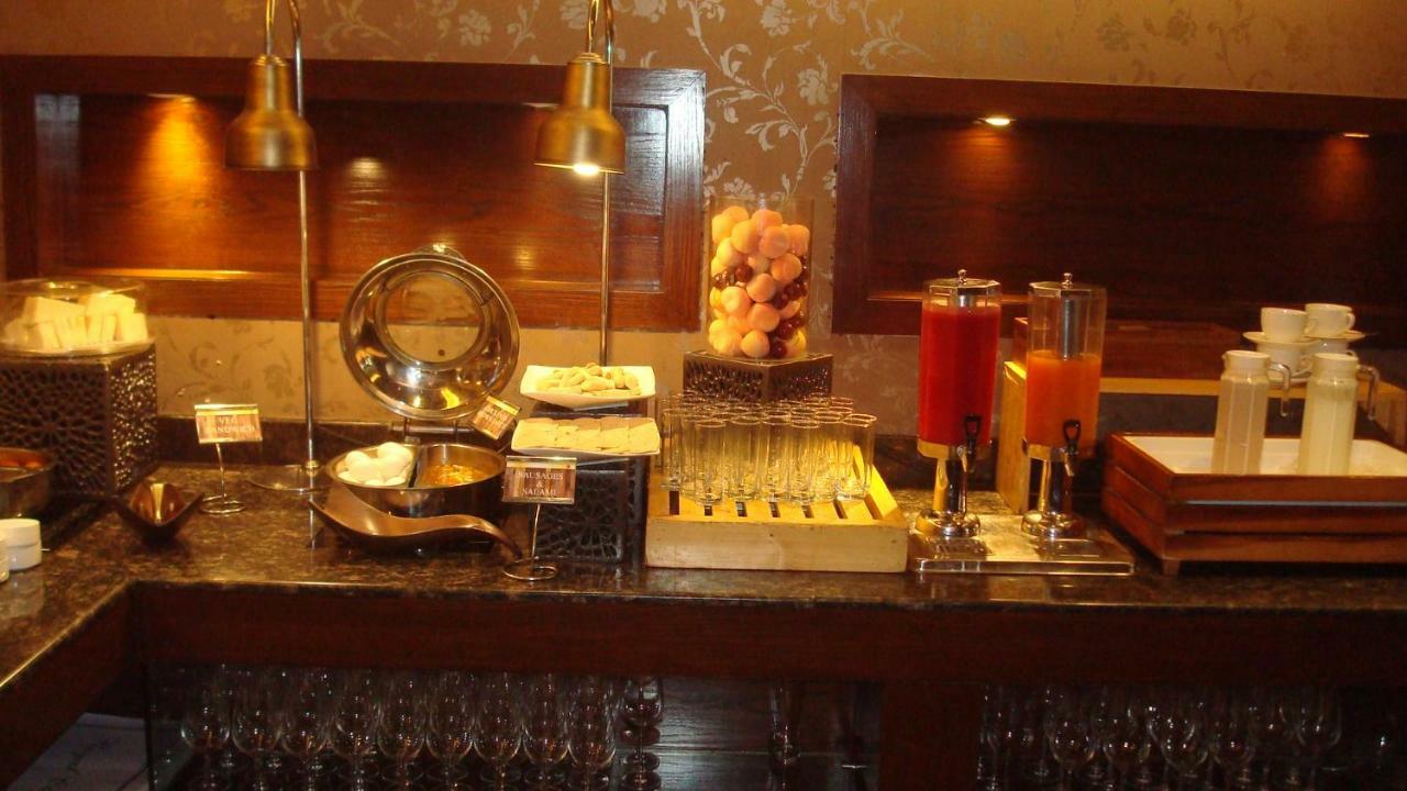 Hotel Royal Cliff Kanpur Extérieur photo